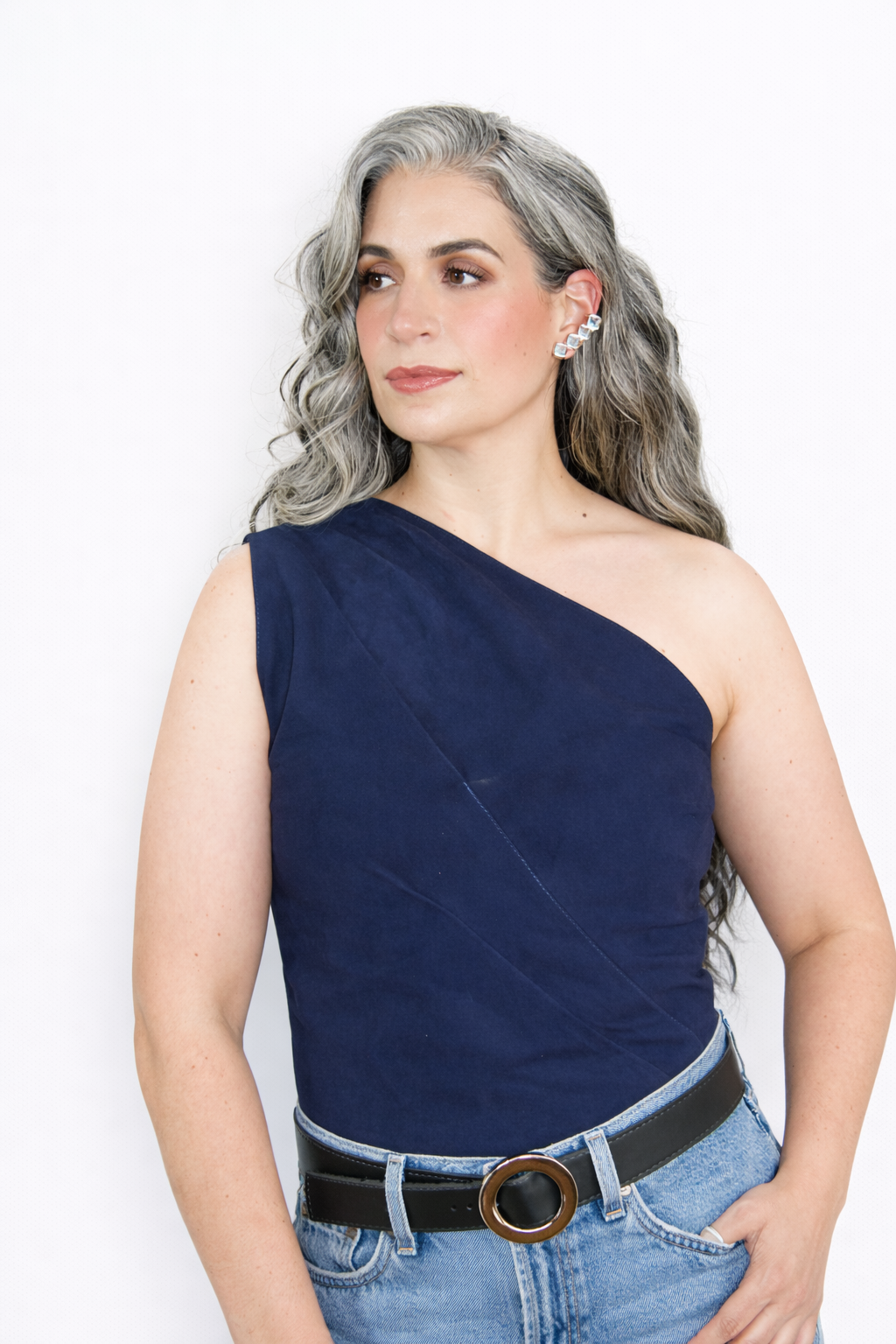 Blusa de Couro Legítimo Aurora azul-marinho um ombro só - GW Moda Couro